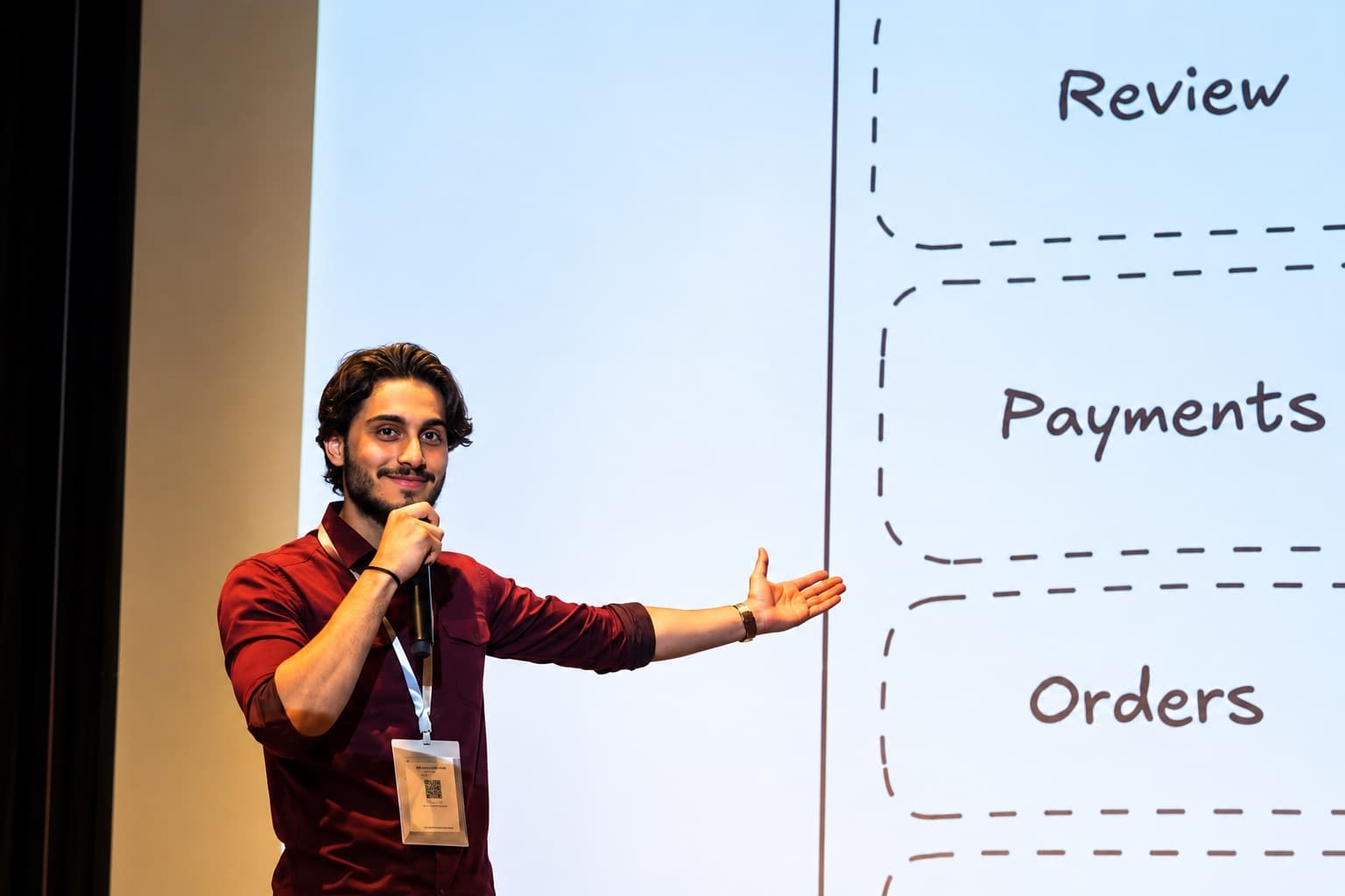 Mohammad Zbib speaking at GDG DevFest Beirut on microservices, photo 2